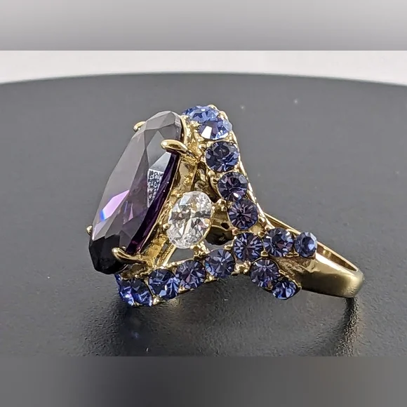 Amethyst CZ and Gold Cocktail Ring - Picture 3 of 6